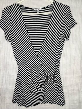 Cache Striped Slinky Flattering Cleavage Top-S-Stretch-90’s Vibe-Chain Buckle